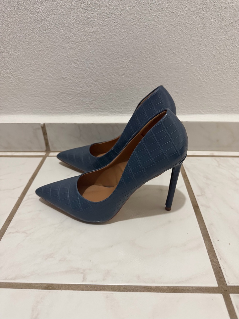 Blue Croc-Embossed Pointed-Toe Pumps - Picture 2 of 4
